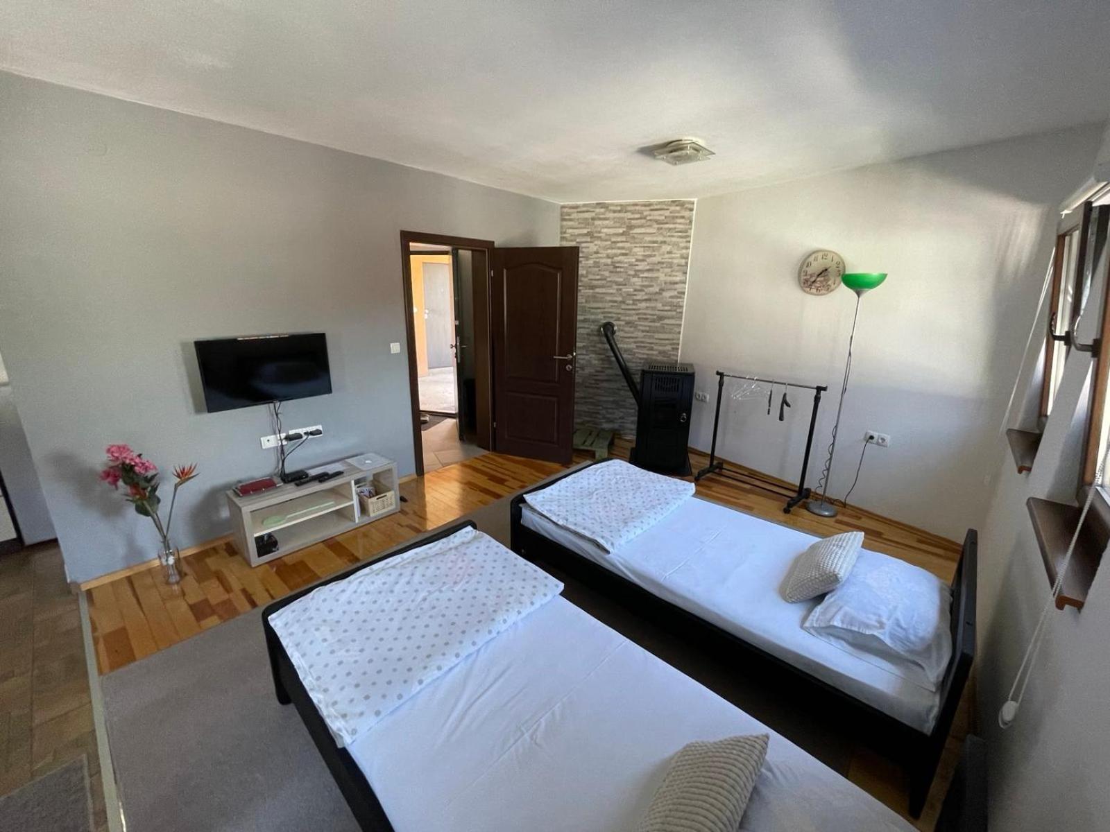 Apartman Ami ซาราเยโว ภายนอก รูปภาพ
